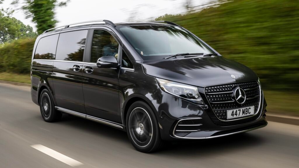 Schwarze Mercedes V-Klasse – 7-Sitzer für Familien und Gruppen